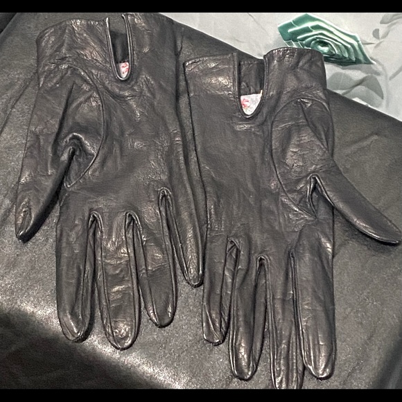 OBERON VINTAGE BLACK EMBROIDERED CALF-SKIN LEATHER GLOVES 3 1/4” Width - Picture 2 of 9